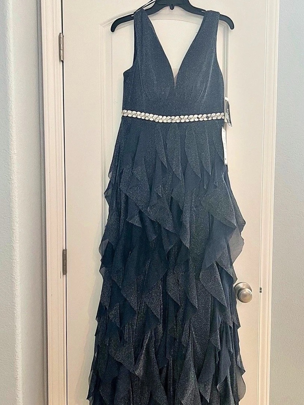 R & M Richards Women’s V-Neck Sleeveless Skirt
gown